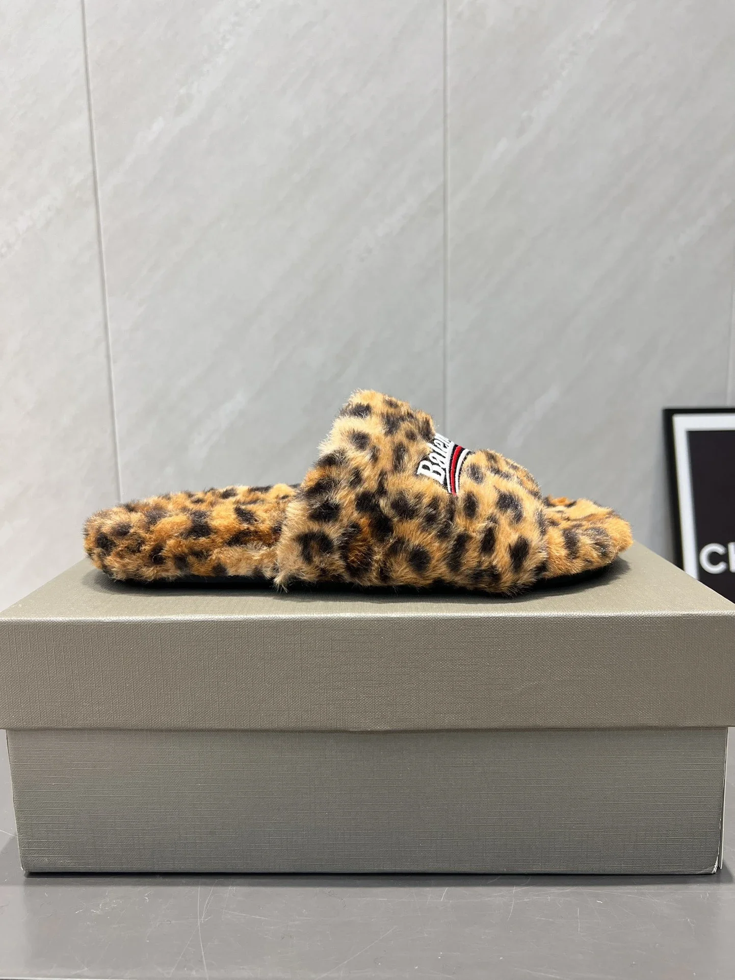 Balenciaga-Style Leopard-Print Plush Slippers