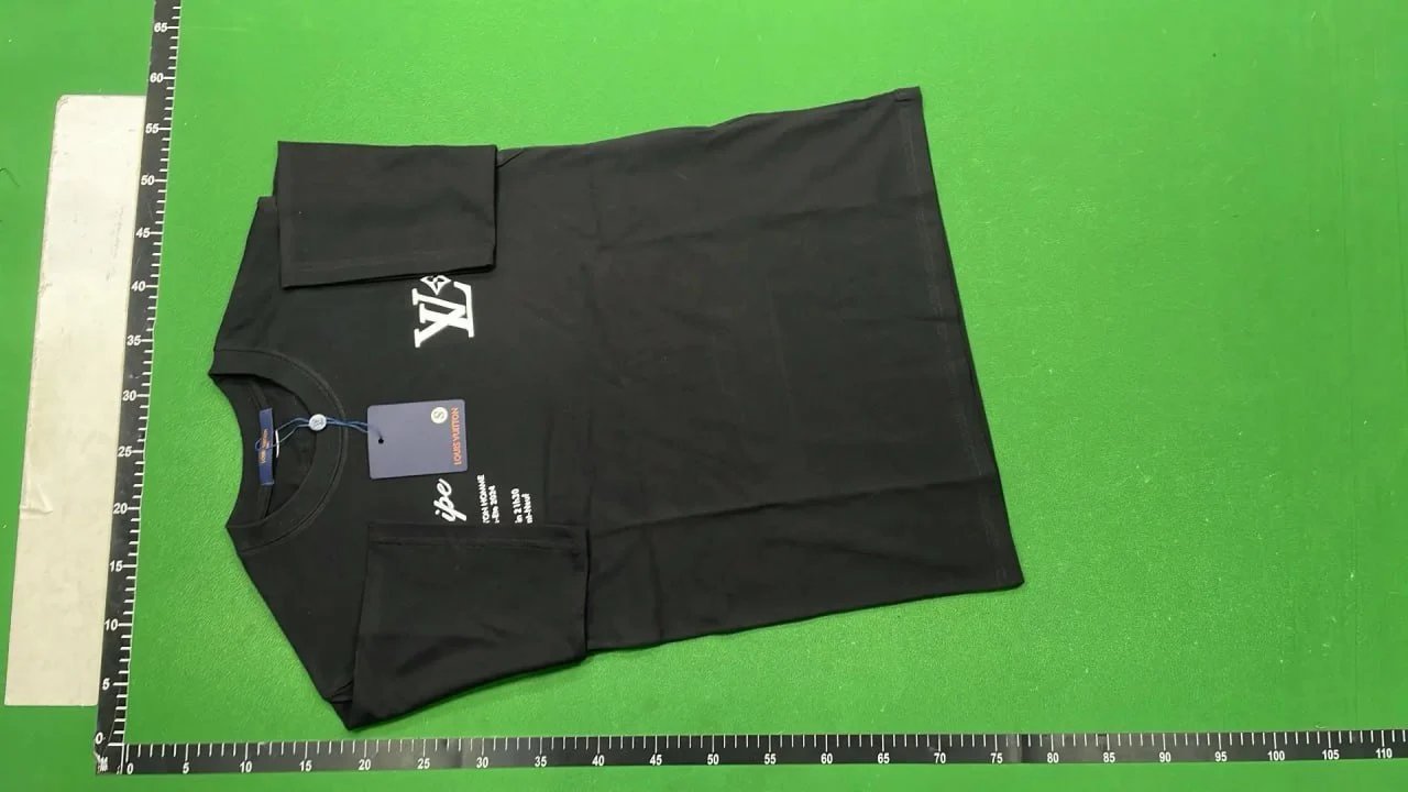 L*v* Black (Best Seller) *top quality
