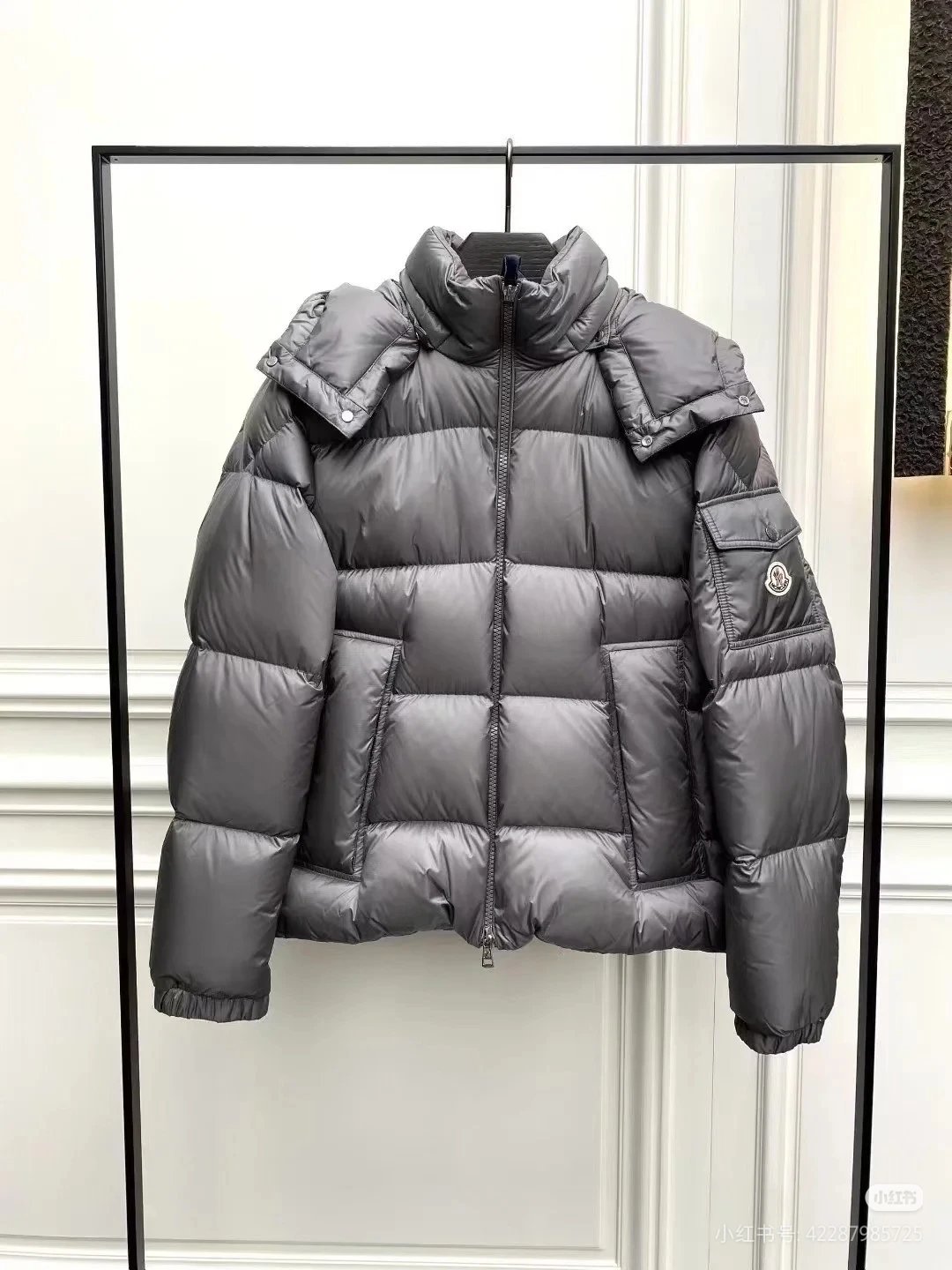 Moncler 8