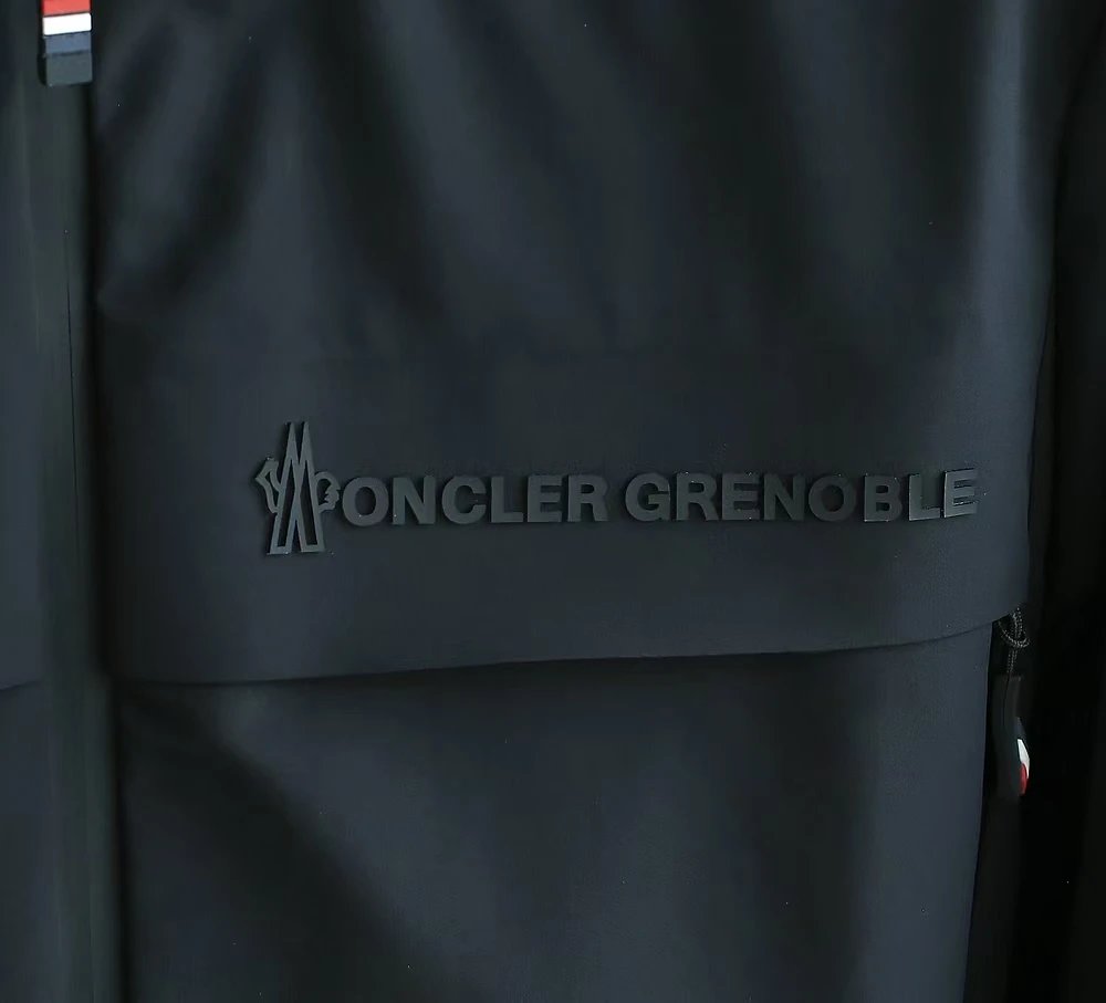 Moncler 6
