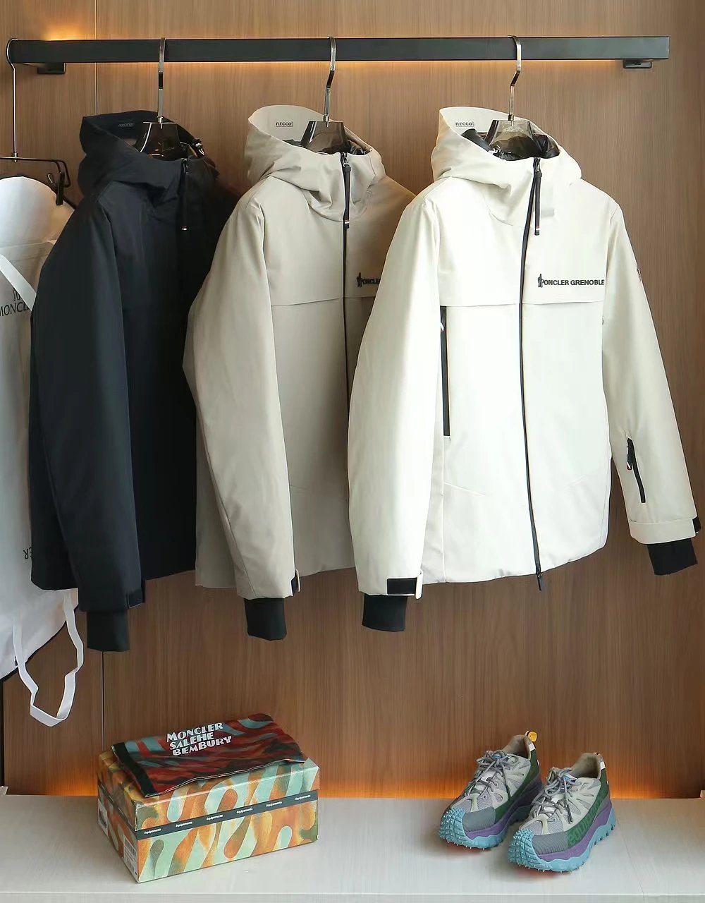 Moncler 12