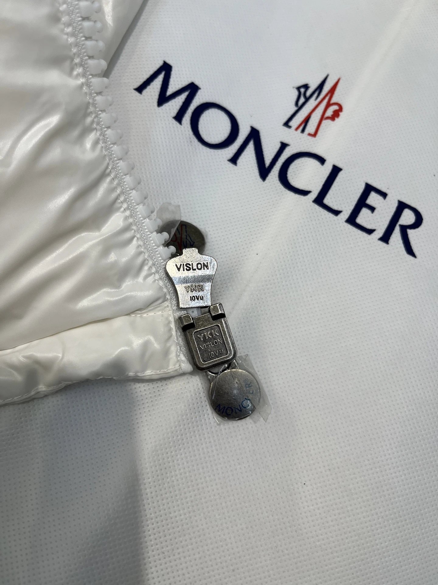 Moncler 14