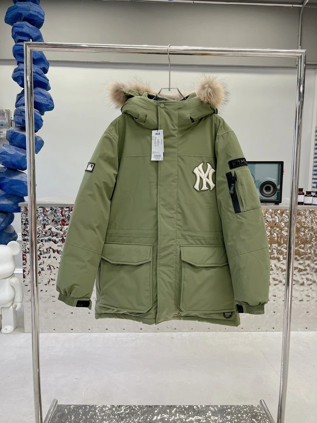 ​​MLB New York Yankees Oversized Logo Hooded Long Puffer Jacket​ Green  - Related Product - Cnfans