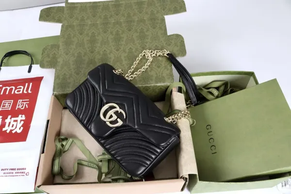 Gucci Marmont Matelassé Quilted Chain Bag Black Shoulder Bag - 1