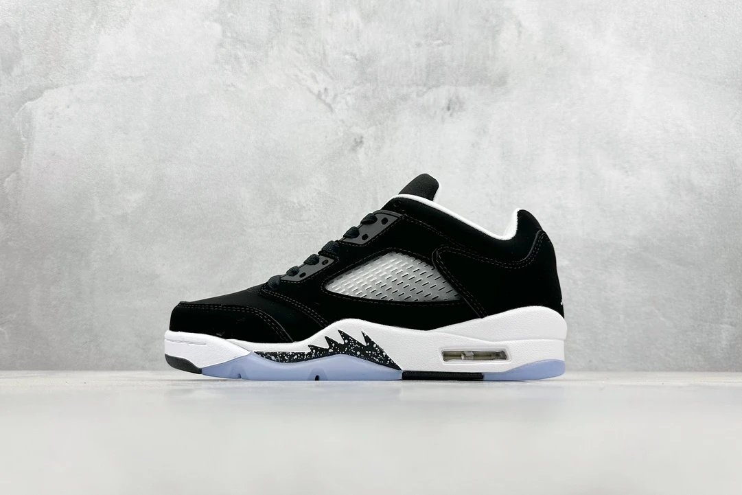 Black and White Oreo 440890-035 36-46