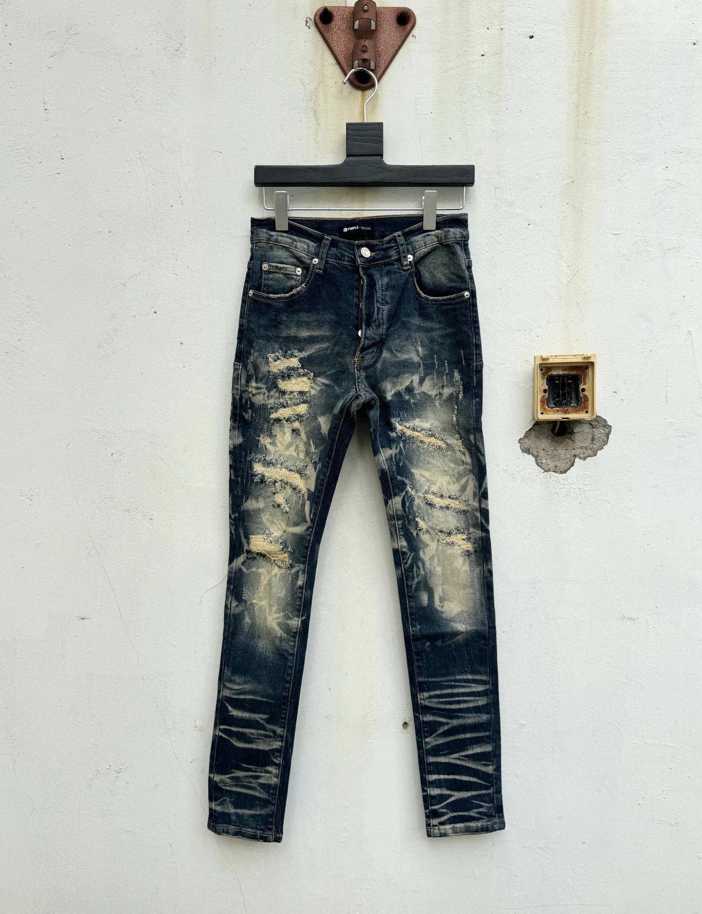 Purple Brand Jeans Slim-fit distressed — PU 1(Black)