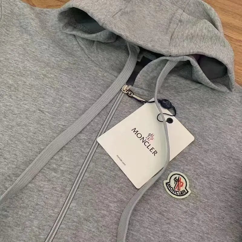 Moncler Logo Embroidered Crewneck Sweatshirt Black and White - 8
