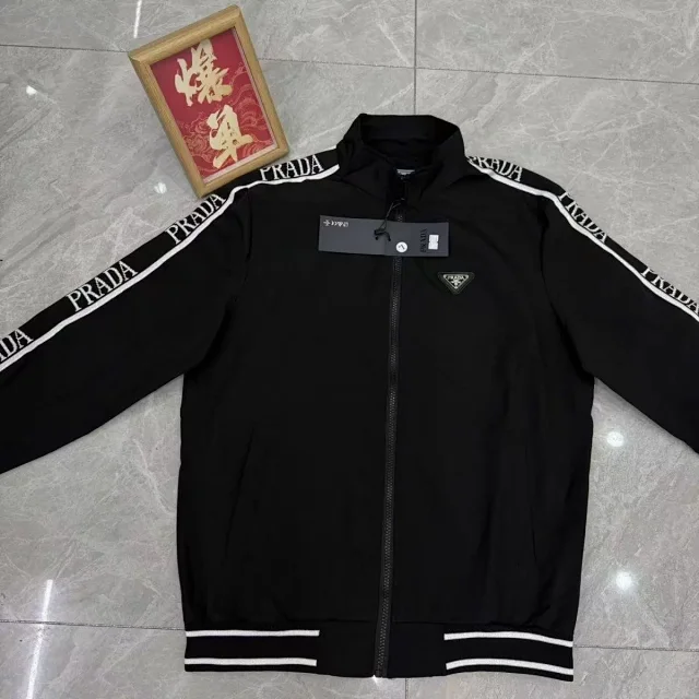 Prada Jackets Hooded Zip Jacket with Triangle Logo product detail image 3
