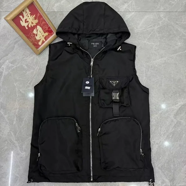 Prada Jackets Hooded Zip Jacket with Triangle Logo product detail image 6