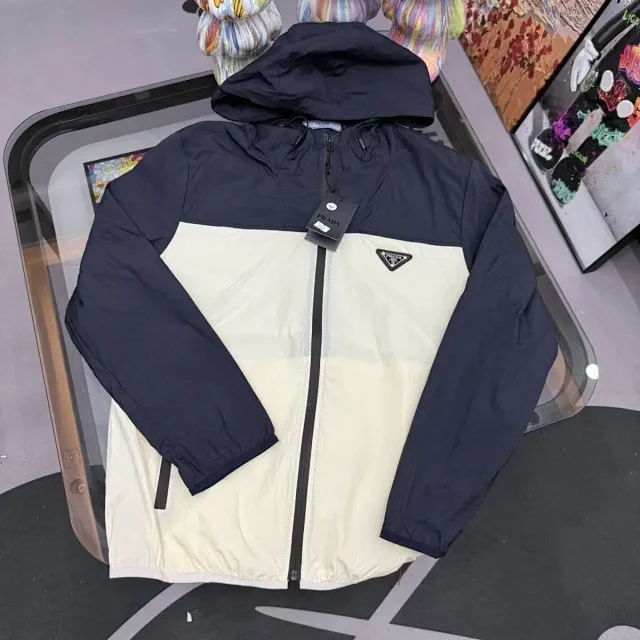 Prada Jackets Hooded Zip Jacket with Triangle Logo product detail image 5
