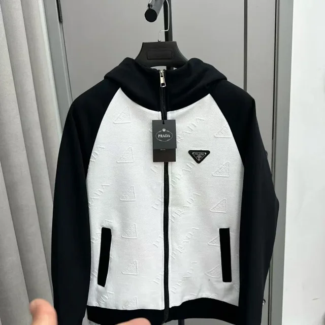 Prada Jackets Hooded Zip Jacket with Triangle Logo product detail image 4