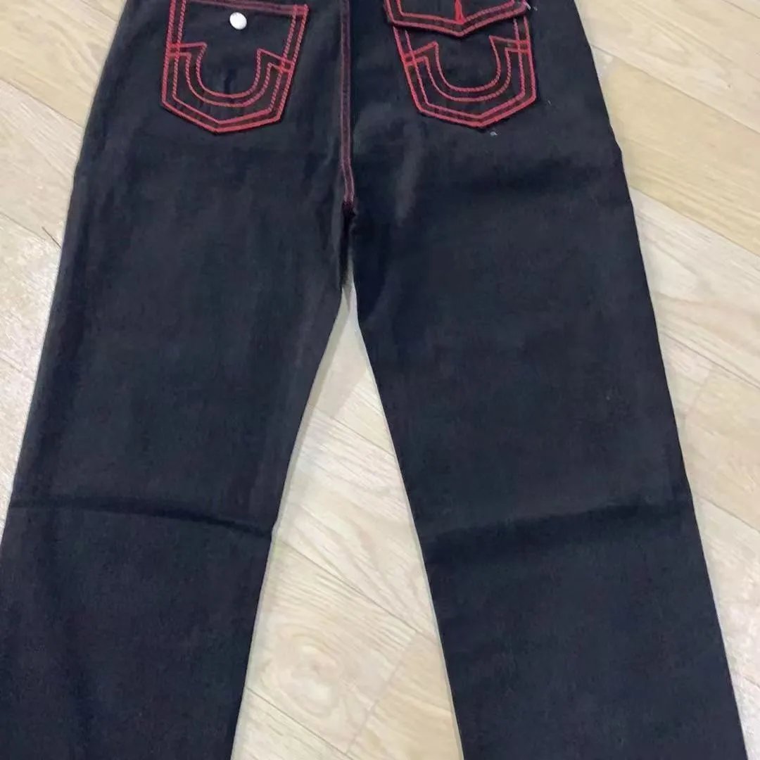 black red line