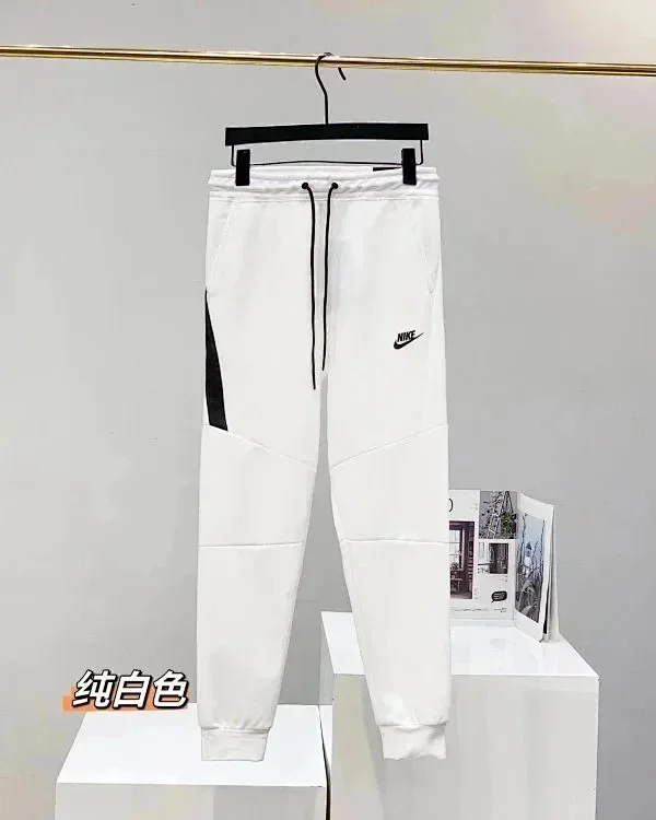 Nike Tech 1