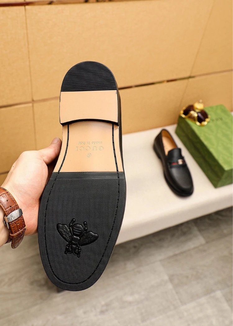 Gucci Leather Shoes loafers with horsebit or web stripe detail image 2