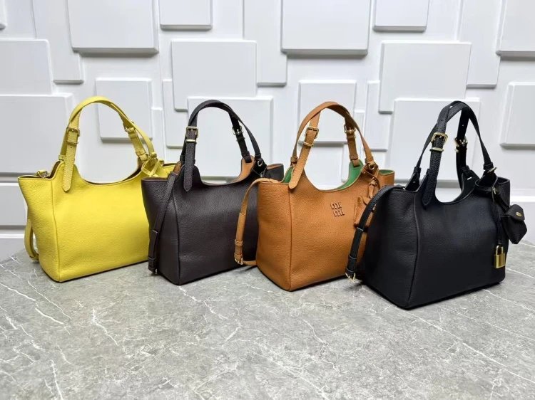 Miu Miu leather handbag with logo small