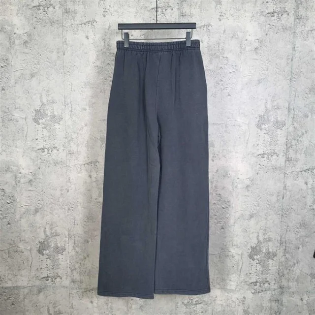 Umbro Trousers Wide-Leg Sweatpants product detail image 3