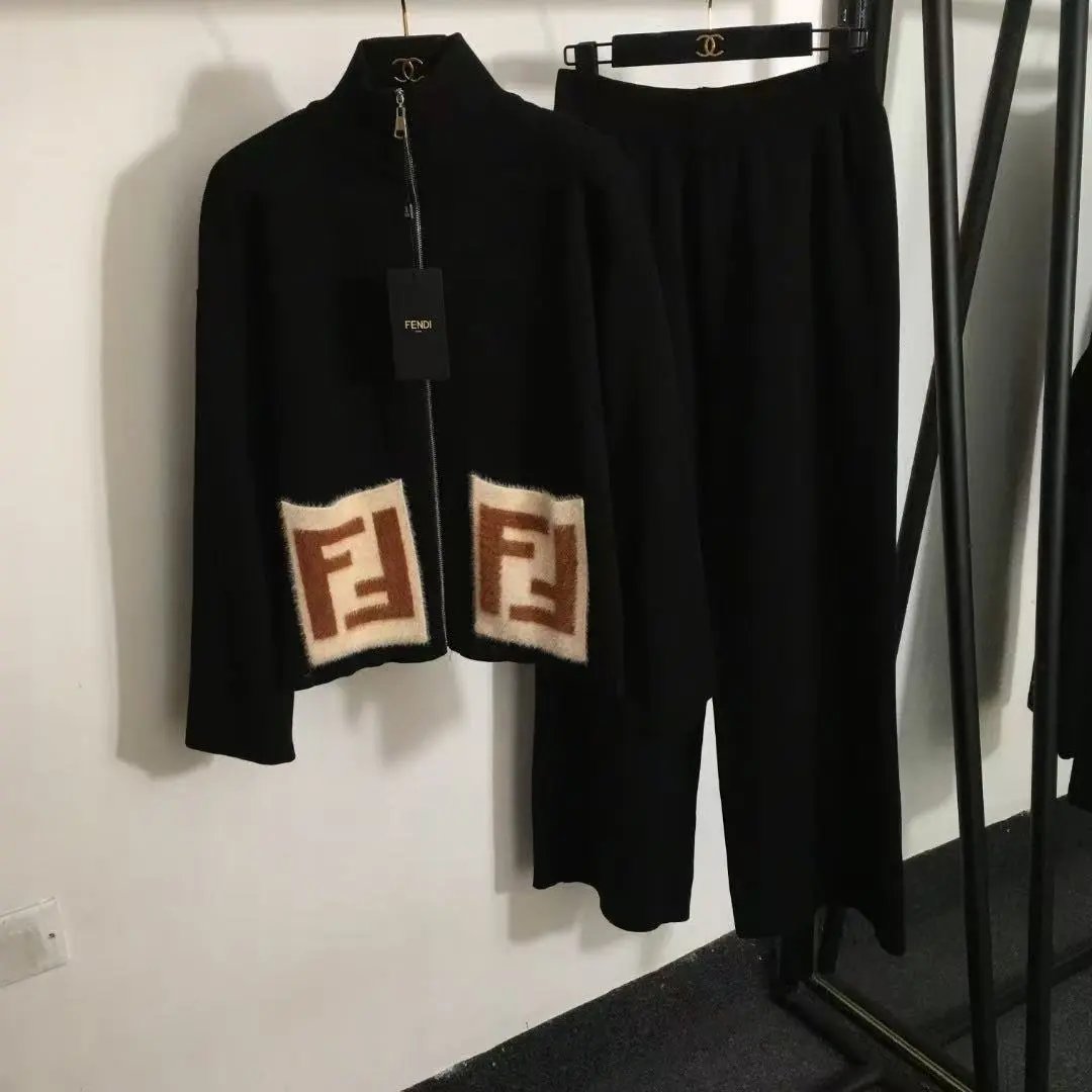 Fendi Matching Sets Knitted zip-up jacket and wide-leg pants set with FF pocket motifs image 2