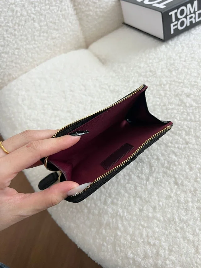 Chanel Wallets & Card Holders Quilted Zip Coin Purse with Slots product detail image 3