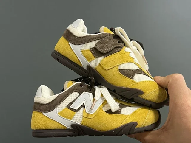New Balance Sneakers Suede and Mesh Lace-Up product detail image 8