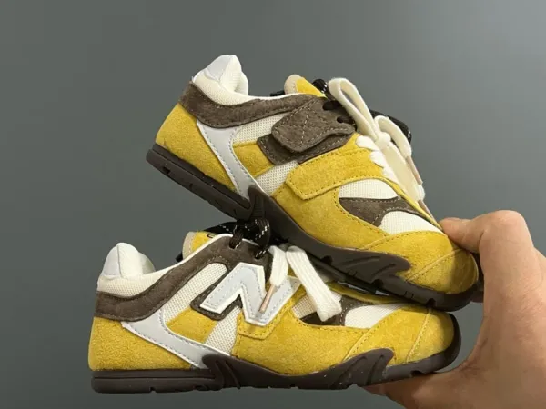 New Balance 990v6 Beige Brown Sneakers - 9