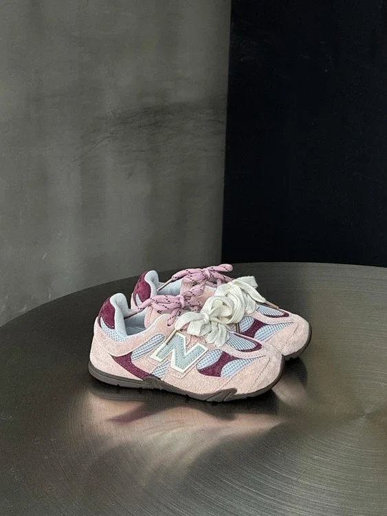 New Balance Sneakers Suede and Mesh Lace-Up product detail image 4