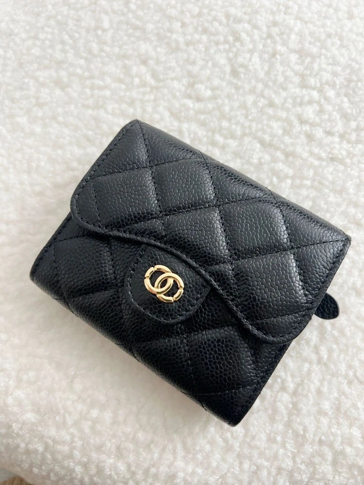Unbranded Wallets & Card Holders Compact quilted flap coin wallet with zip pocket image 2