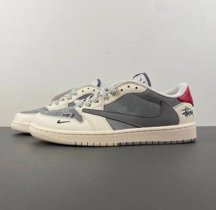 Nike Sneakers Low-Top Reverse-Swoosh — Gray, beige, and white
