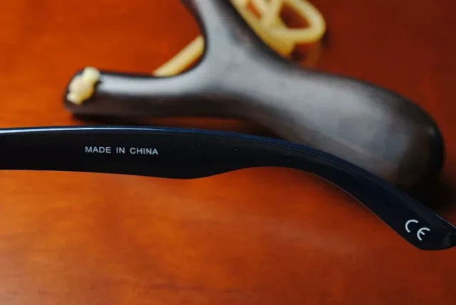 Vans Eyewear Two-tone rectangular sunglasses product detail image 4