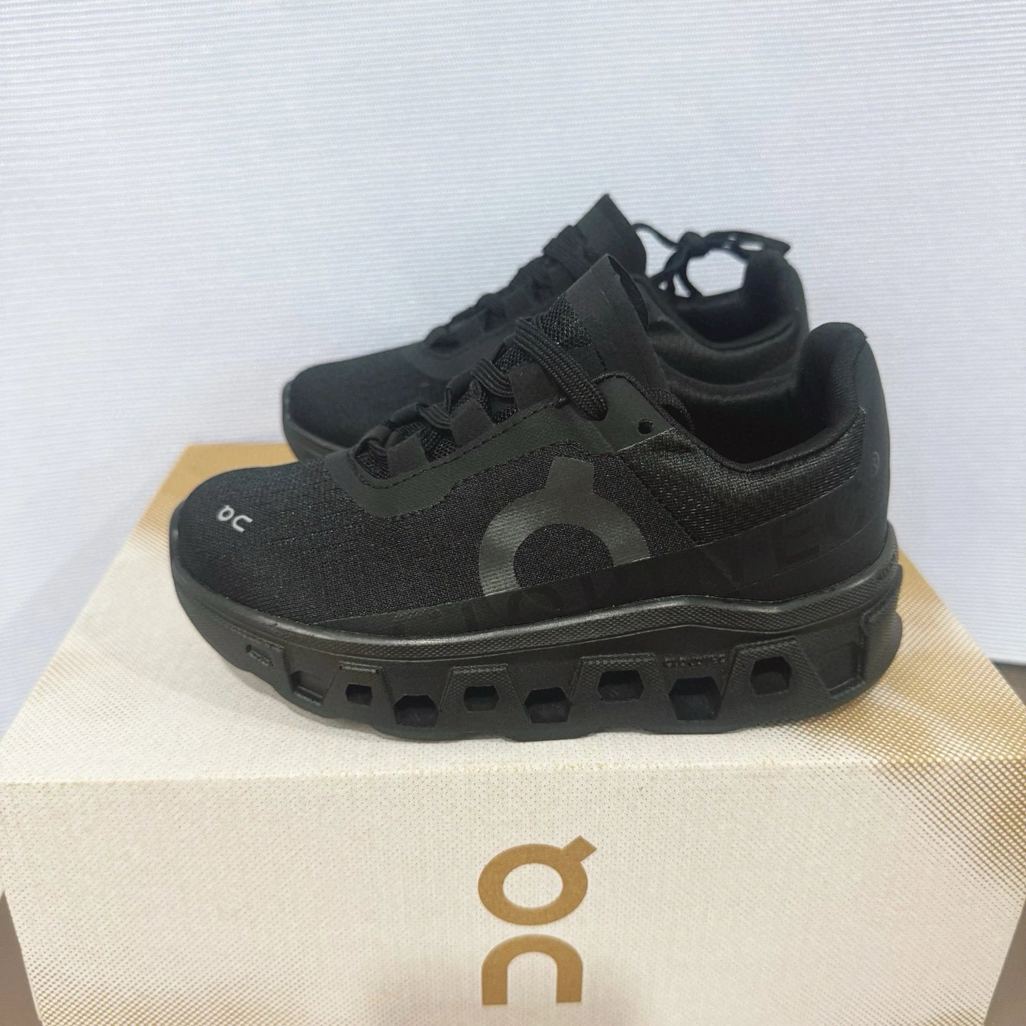 On Sneakers Cloudmonster image 5