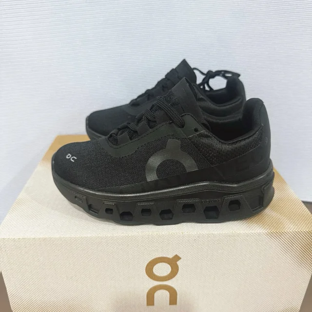 On Sneakers Cloudmonster product detail image 5