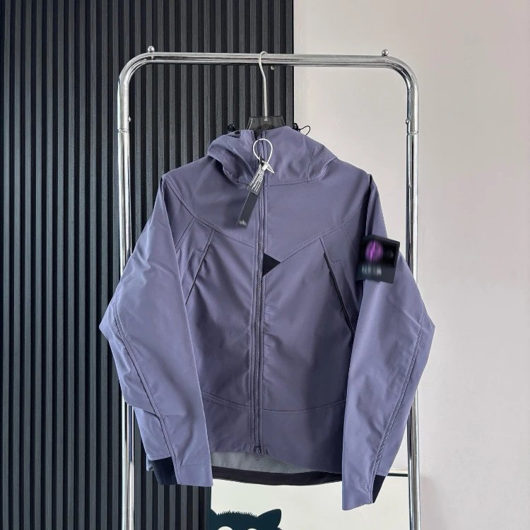 Stone Island Jackets Hooded zip-up jacket with compass sleeve badge — SKU-03-13 Purple