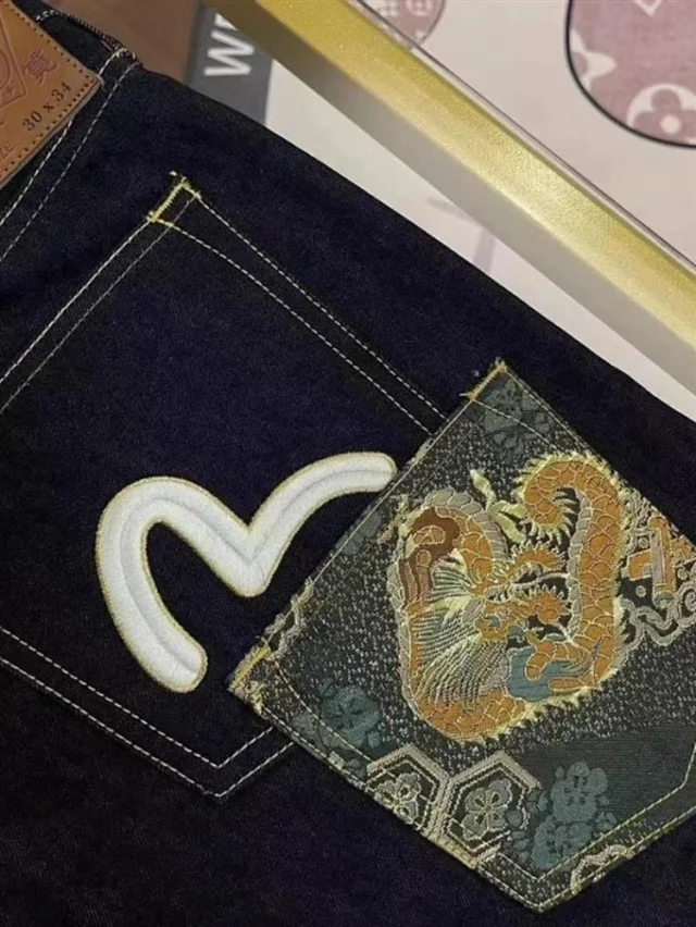 EVISU Jeans Embroidered Straight-Leg Denim product detail image 3