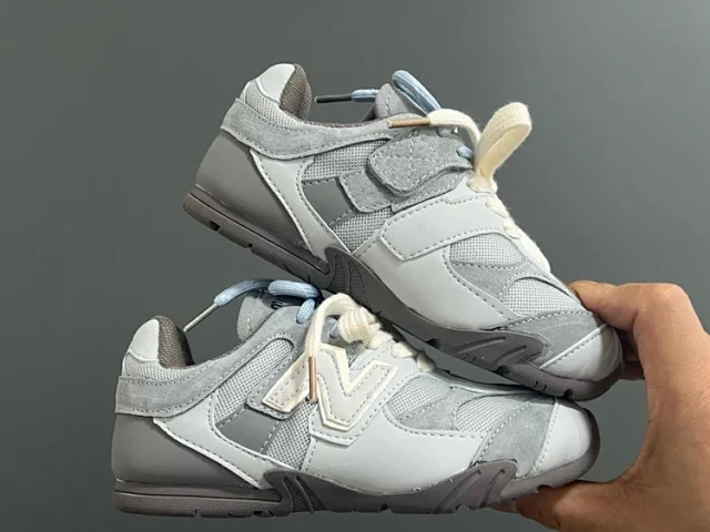 New Balance Sneakers Suede and Mesh Lace-Up product detail image 14