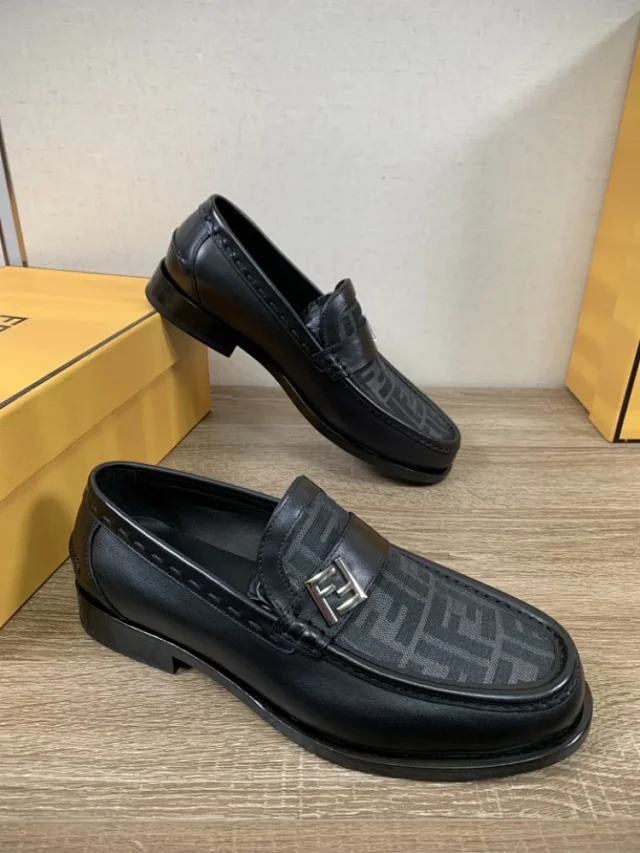 Fendi Leather Shoes FF Buckle Loafers product detail image 2