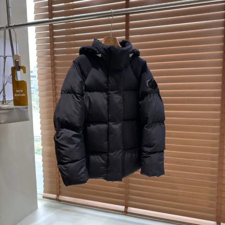 Canada Goose Down Jackets Hooded puffer jacket — SKU-02-Black Ouyang Nana Generation