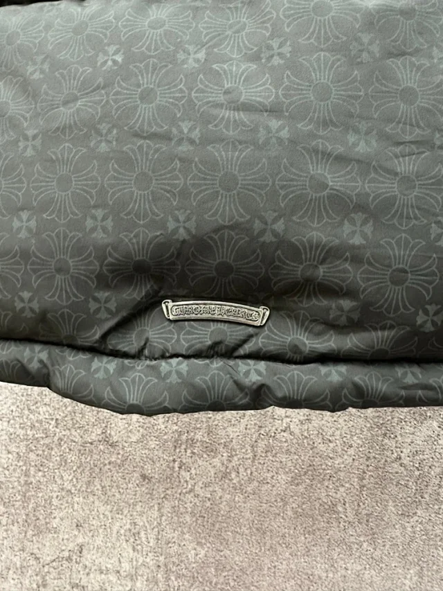 Unbranded Down Jackets Stand-Collar Quilted Puffer with All-Over Cross Motif product detail image 7