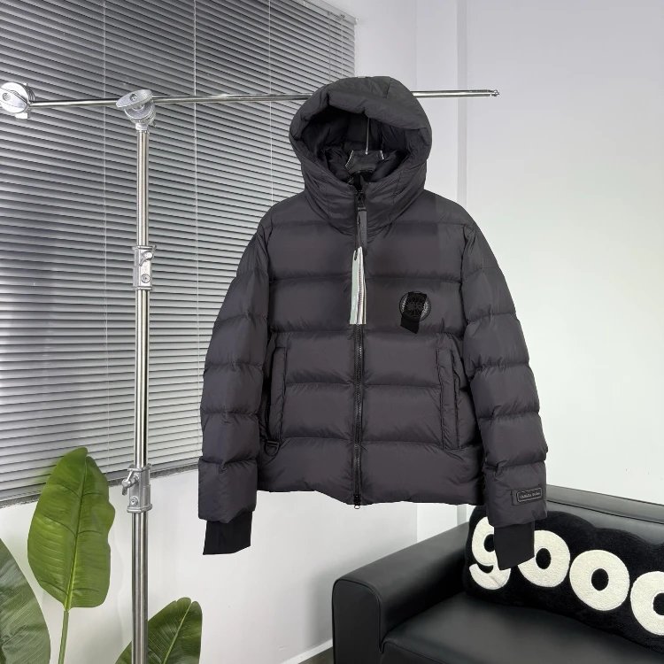 Canada Goose Down Jackets Hooded puffer jacket — SKU-04-Black Yangnana II