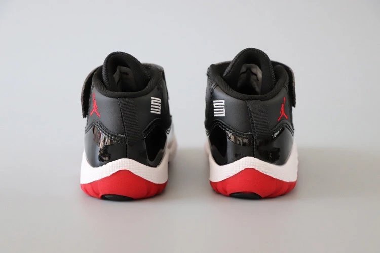 Jordan Sneakers Lace-Up Basketball image 4