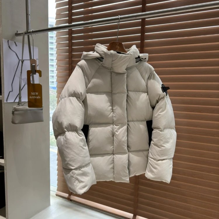 Canada Goose Down Jackets Hooded puffer jacket — SKU-01-beige Ouyang Nana Generation