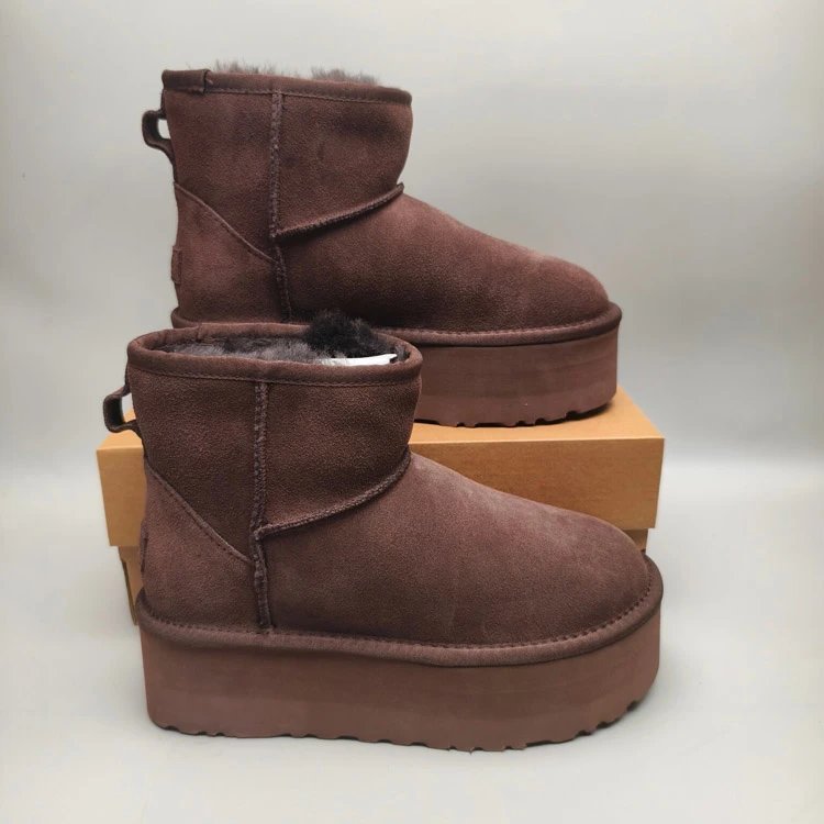 UGG Mini Chocolate S