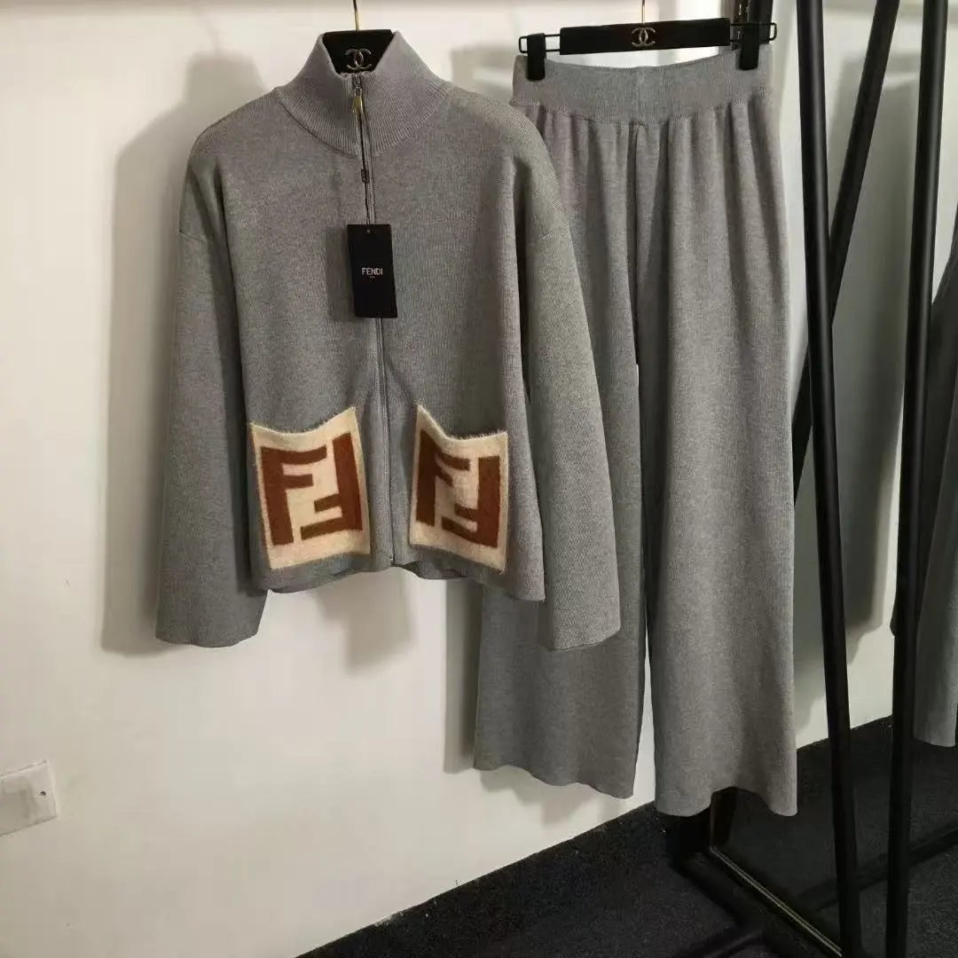 Fendi Matching Sets Knitted zip-up jacket and wide-leg pants set with FF pocket motifs image 3