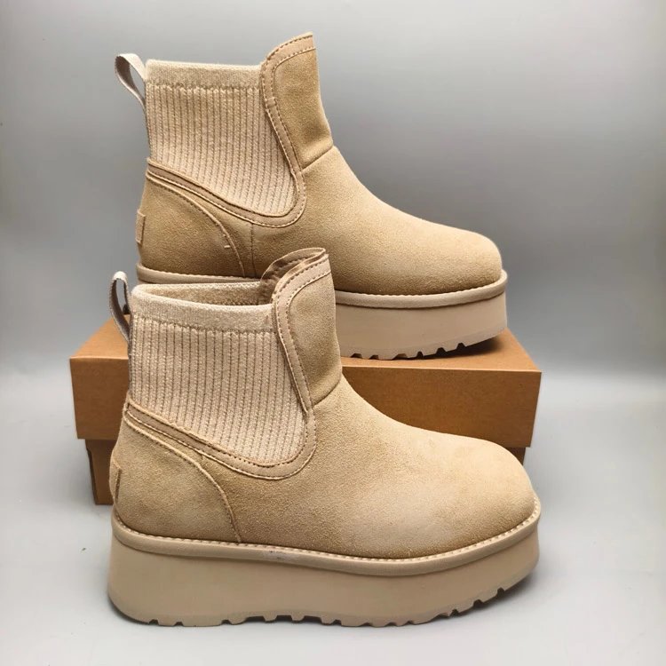 UGG Classic Sand Boo