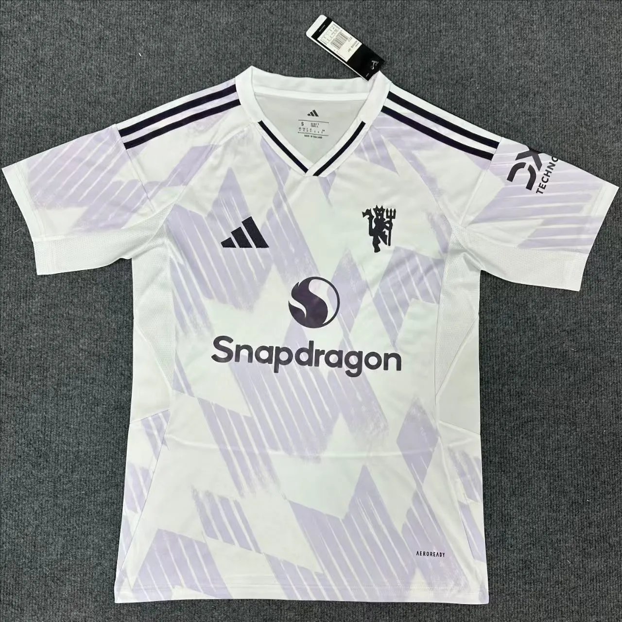 25-26 Manchester United away