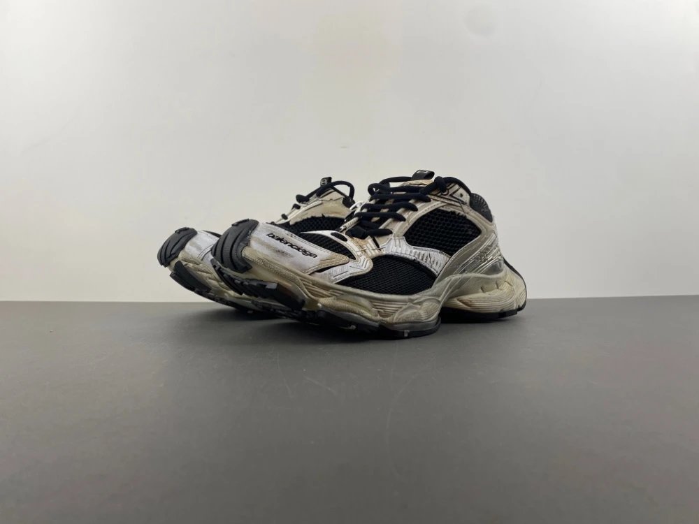 Balenciaga Sneakers Chunky Lace-Up — Aged black, silver, and copper tones