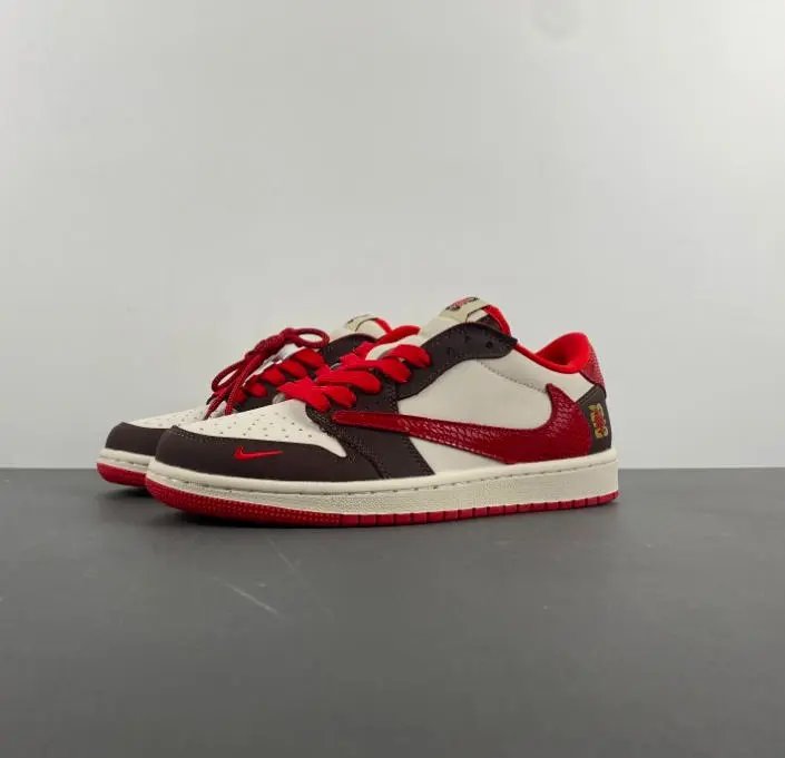 Nike Sneakers Low-Top Reverse-Swoosh — Brownish red