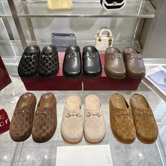 Gucci Slippers GG Monogram Horsebit Closed-Toe Mules product detail image 1