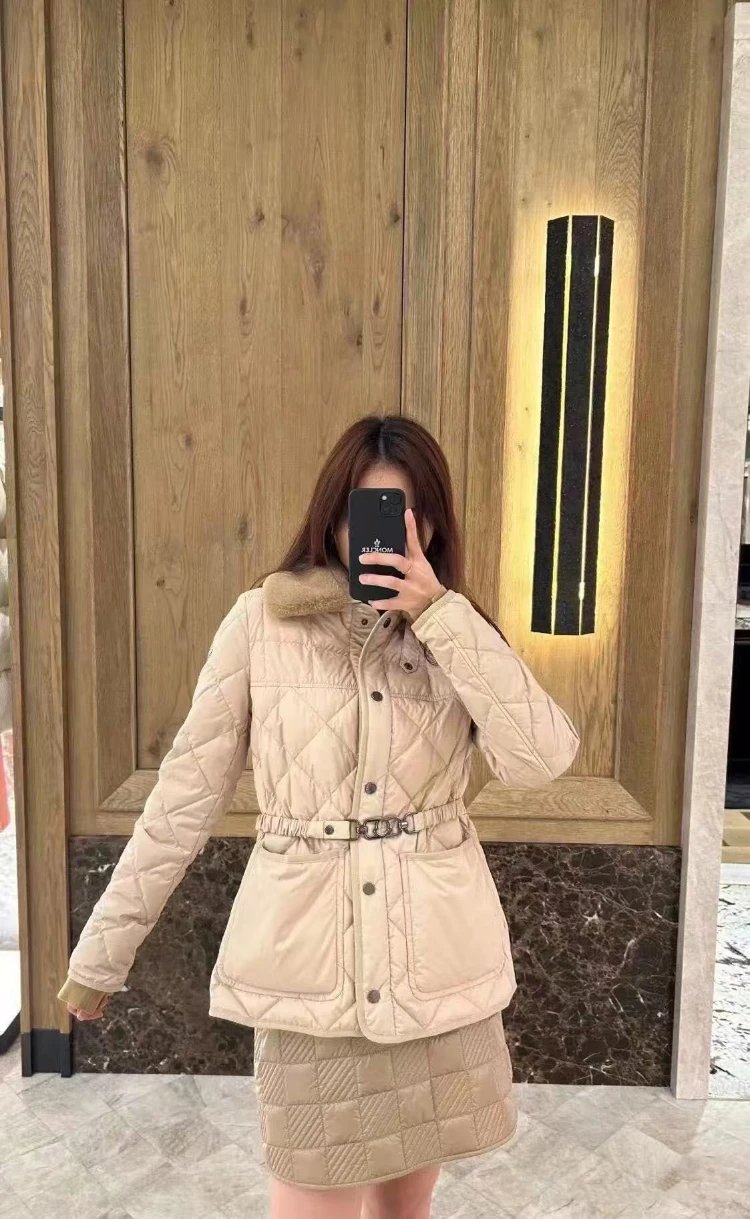 Unbranded Down Jackets Quilted belted jacket with faux-fur collar and patch pockets image 3