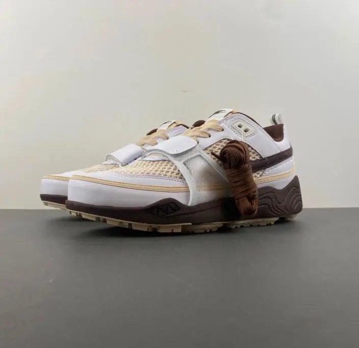 Nike Sneakers Low-Top Reverse-Swoosh — Beige-brown