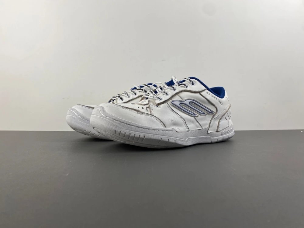 Balenciaga Sneakers Chunky Lace-Up — White and blue