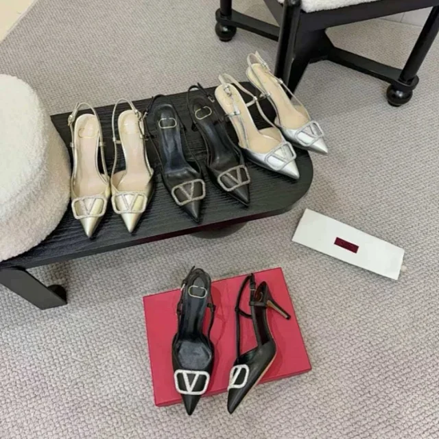 Valentino Garavani High Heels Pointed-Toe Slingback Stiletto with VLogo Buckle product detail image 1